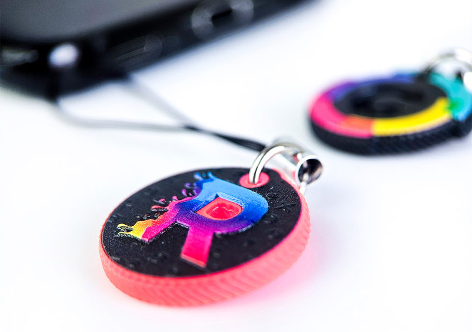 Personalized phone charms, Polish manufacturer DECARD