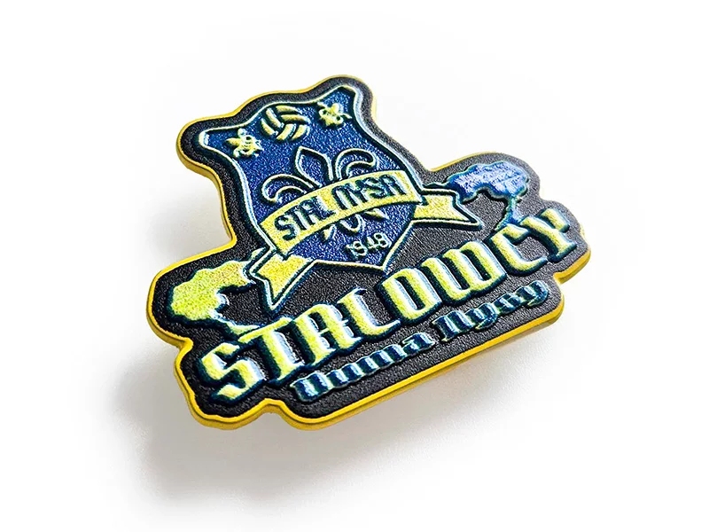Metal pin with the club's crest, featuring a raised 3D texture, Polish manufacturer DECARD