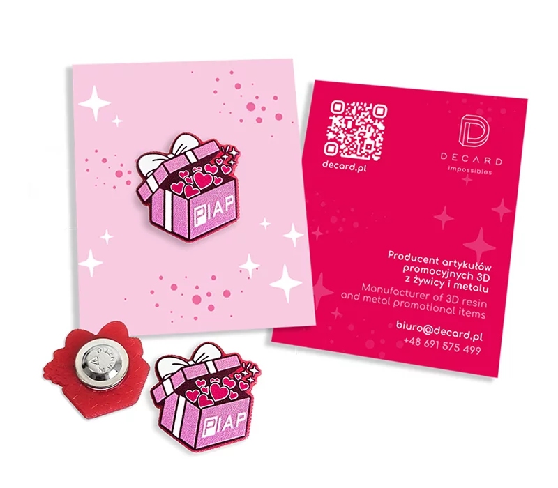 Personalizowane przypinki firmowe, polski producent DECARD