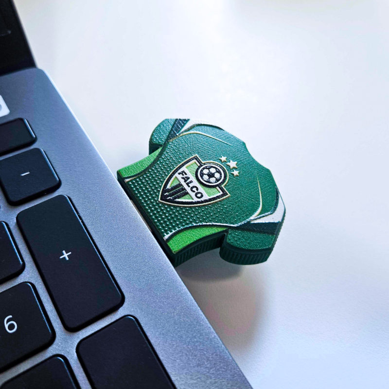 Pendrive koszulka sportowa, twarda i lekka żywica, lekko wypukłe logo 3D, polski producent DECARD