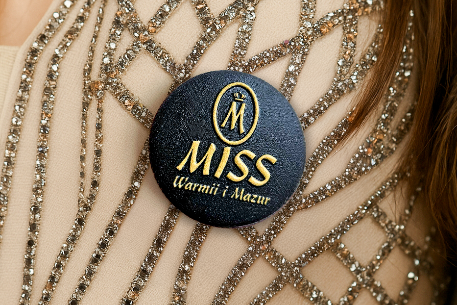 Przypinka 3D z twardej i lekkiej żywicy, polski producent DECARD