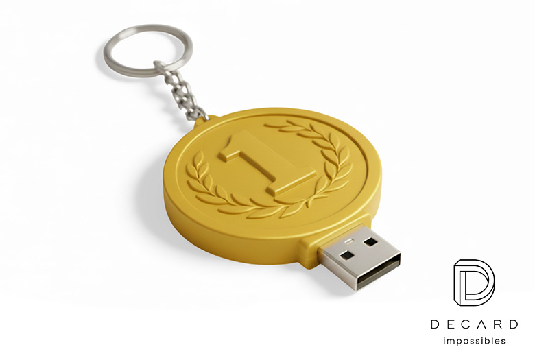 Pendrive z brelokiem, bez zatyczki, kształt medalu złotego za zajęcie 1 miejsca, twarda i lekka żywica, polski producent DECARD